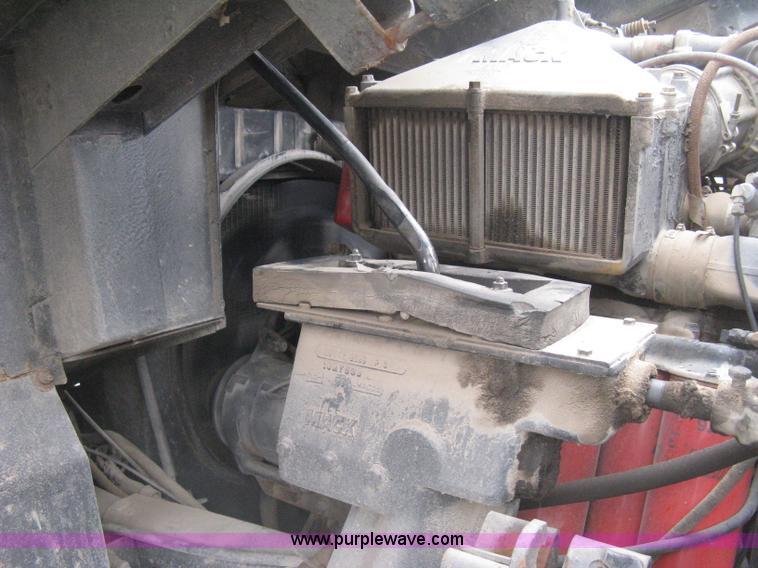 image for item H5424 1984 Mack MR686S roll-off truck