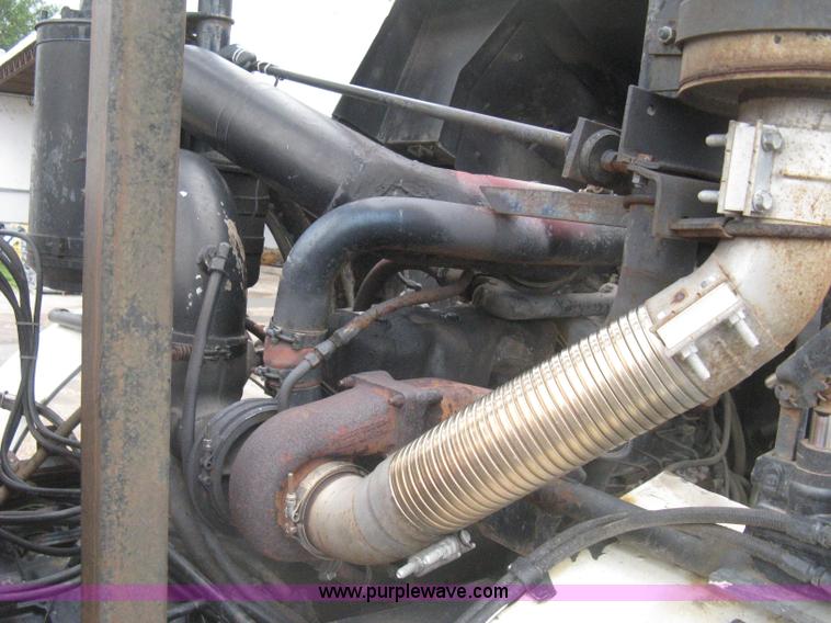 image for item H5424 1984 Mack MR686S roll-off truck