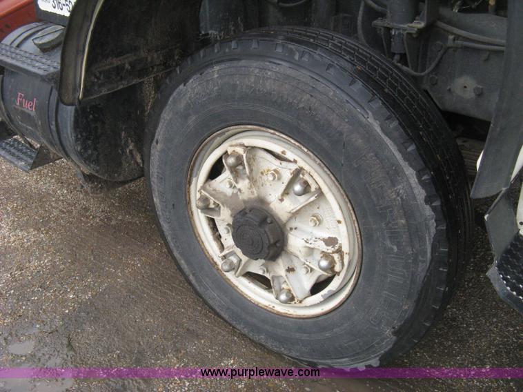 image for item H5424 1984 Mack MR686S roll-off truck