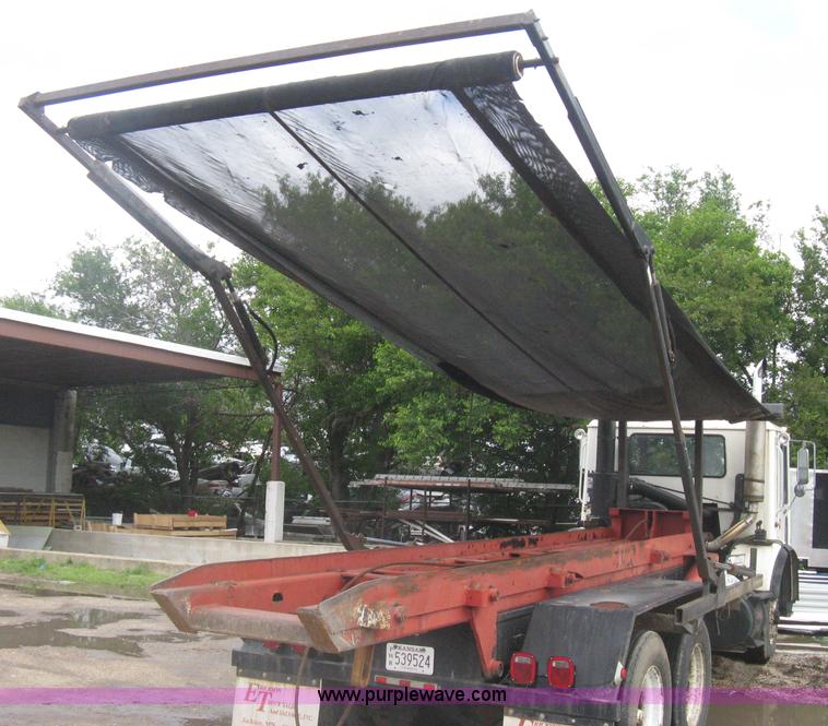 image for item H5424 1984 Mack MR686S roll-off truck