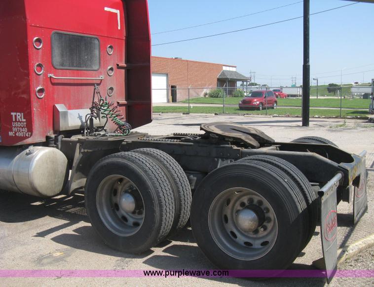 image for item H5425 1998 Peterbilt 379 semi truck