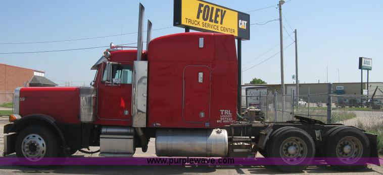 image for item H5425 1998 Peterbilt 379 semi truck