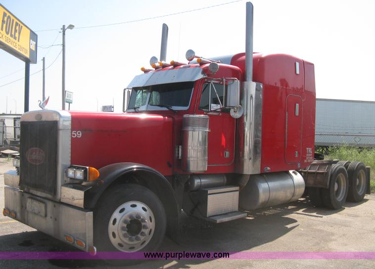 image for item H5425 1998 Peterbilt 379 semi truck