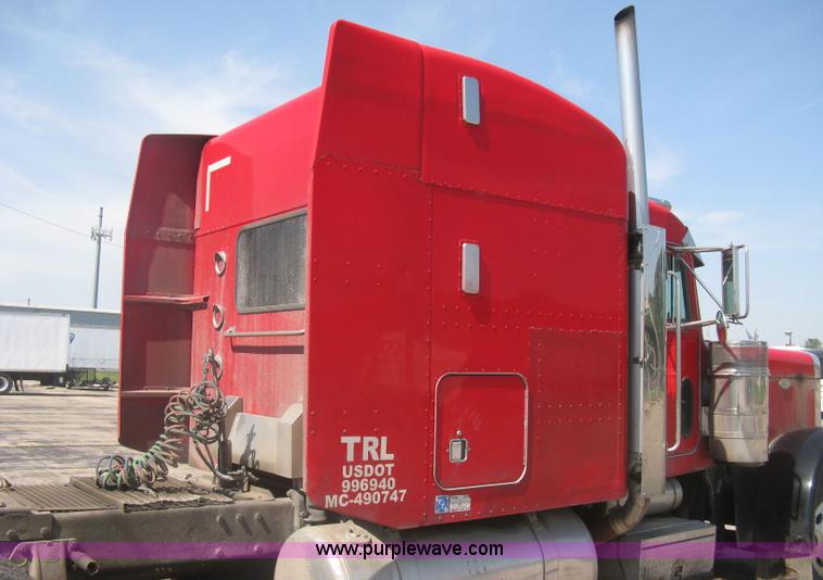 image for item H5425 1998 Peterbilt 379 semi truck