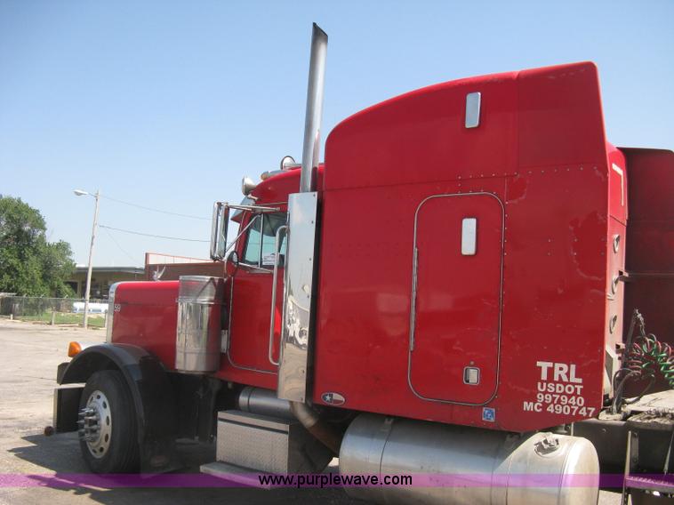 image for item H5425 1998 Peterbilt 379 semi truck