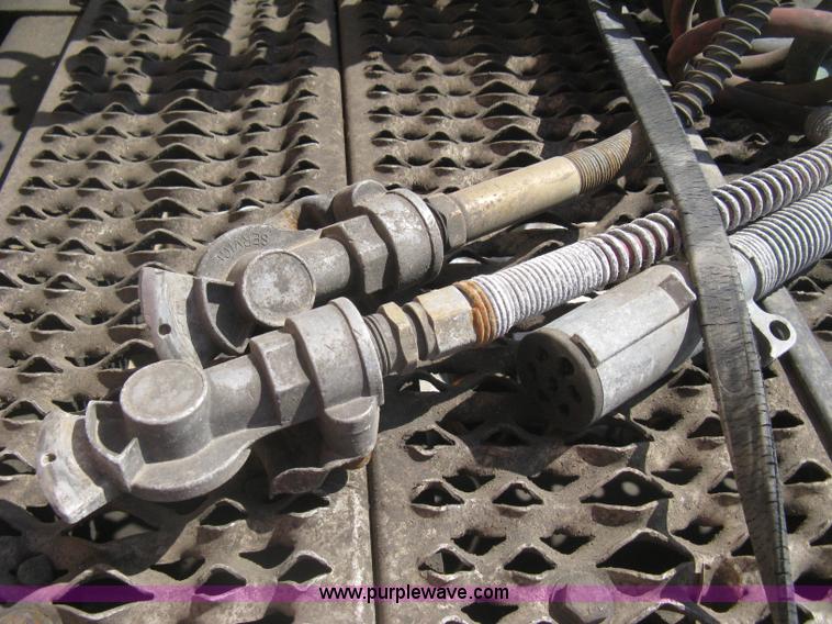 image for item H5425 1998 Peterbilt 379 semi truck