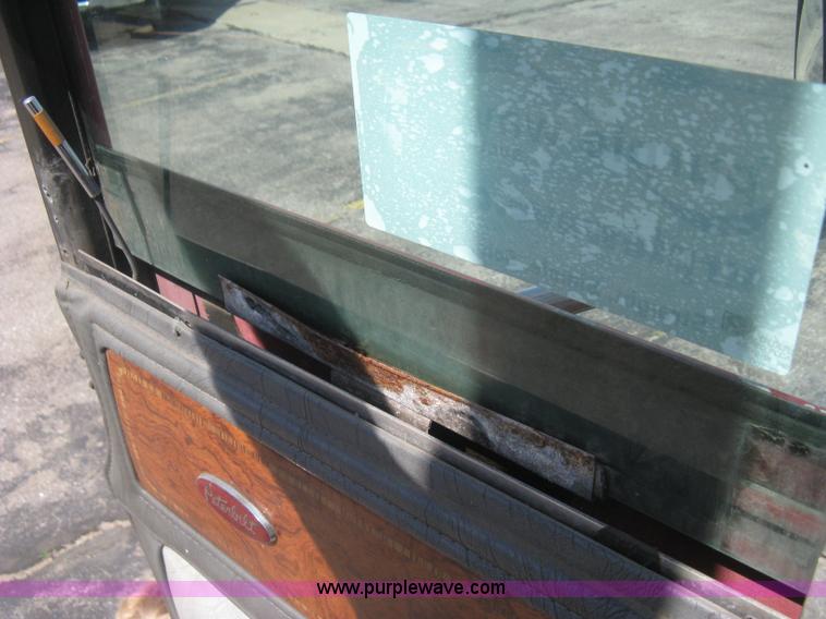 image for item H5425 1998 Peterbilt 379 semi truck