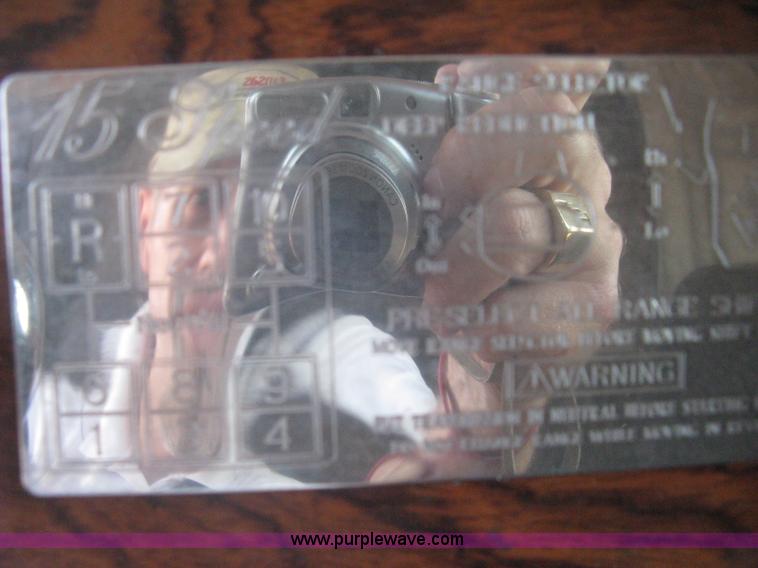 image for item H5425 1998 Peterbilt 379 semi truck