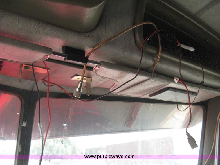 image for item H5425 1998 Peterbilt 379 semi truck