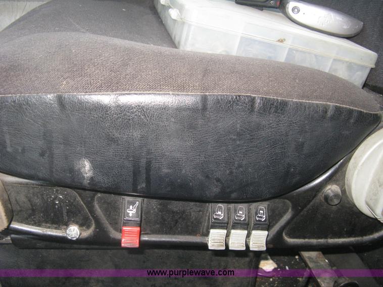 image for item H5425 1998 Peterbilt 379 semi truck