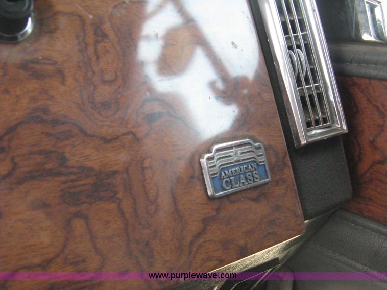 image for item H5425 1998 Peterbilt 379 semi truck