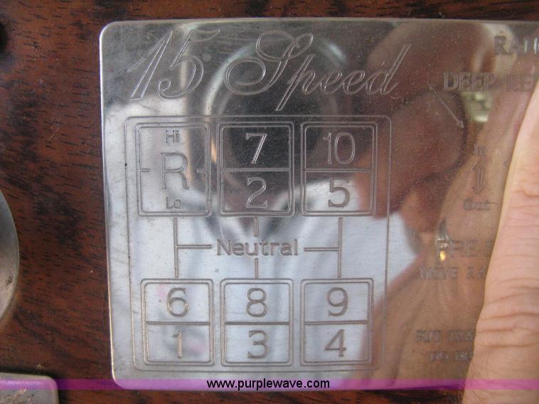 image for item H5425 1998 Peterbilt 379 semi truck