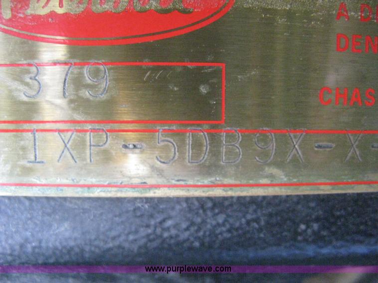 image for item H5425 1998 Peterbilt 379 semi truck