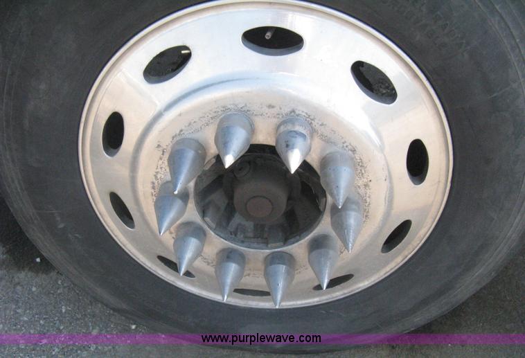 image for item H5425 1998 Peterbilt 379 semi truck