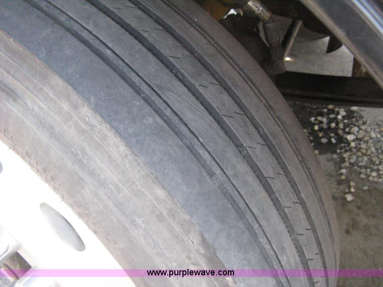 image for item H5425 1998 Peterbilt 379 semi truck