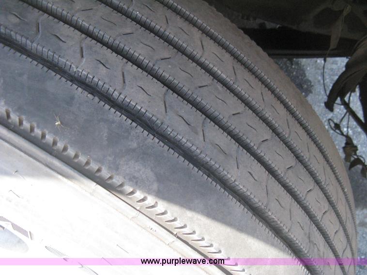 image for item H5425 1998 Peterbilt 379 semi truck