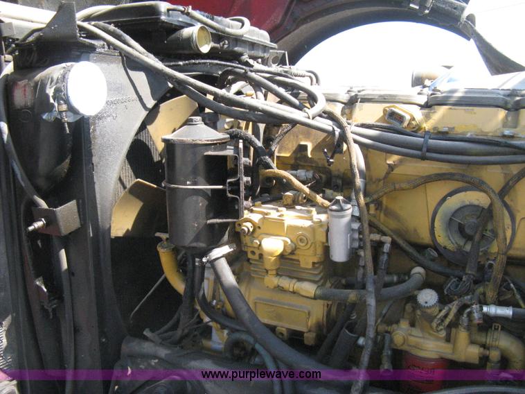 image for item H5425 1998 Peterbilt 379 semi truck