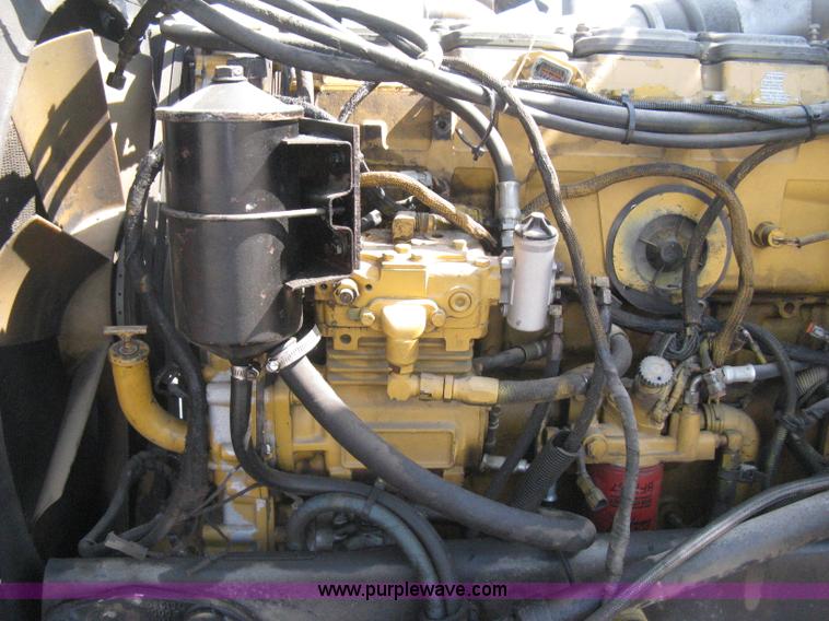 image for item H5425 1998 Peterbilt 379 semi truck