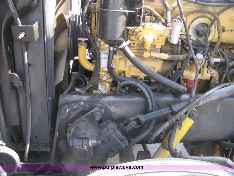 image for item H5425 1998 Peterbilt 379 semi truck