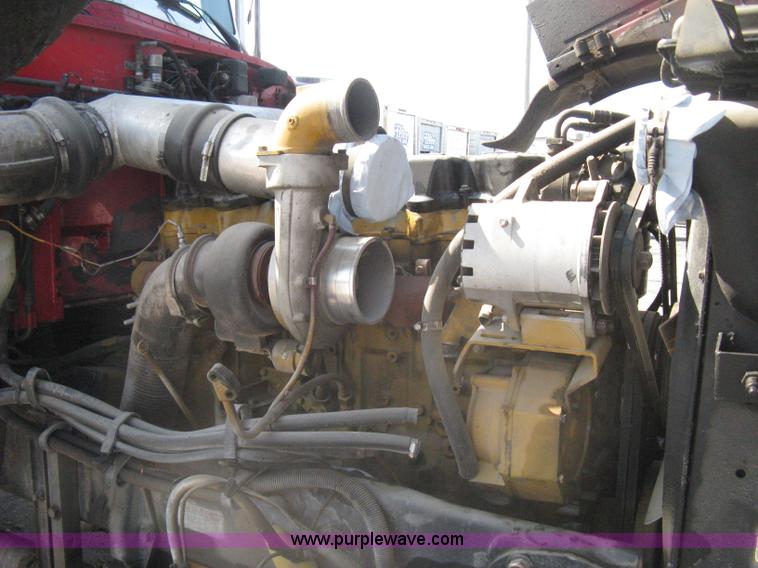 image for item H5425 1998 Peterbilt 379 semi truck