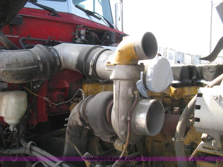 image for item H5425 1998 Peterbilt 379 semi truck