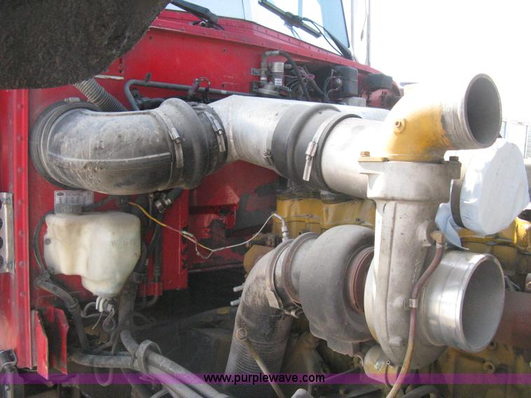 image for item H5425 1998 Peterbilt 379 semi truck