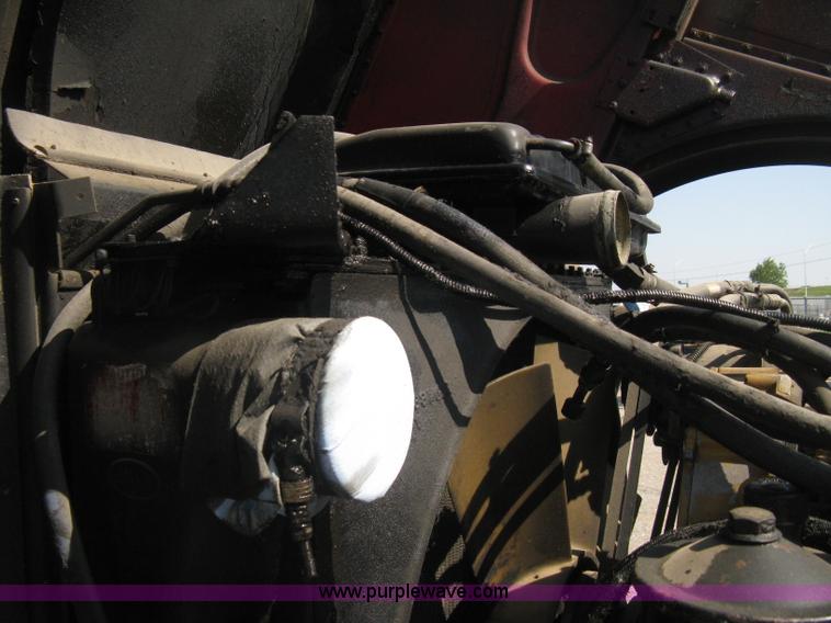 image for item H5425 1998 Peterbilt 379 semi truck