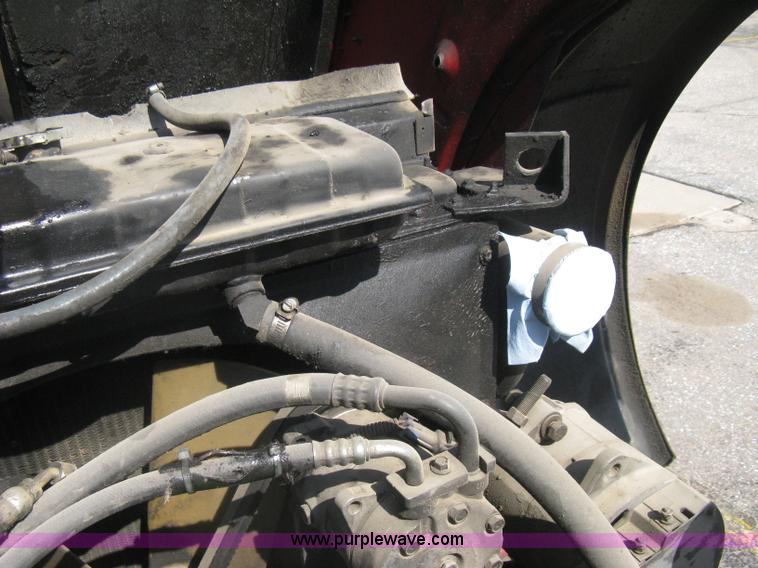 image for item H5425 1998 Peterbilt 379 semi truck