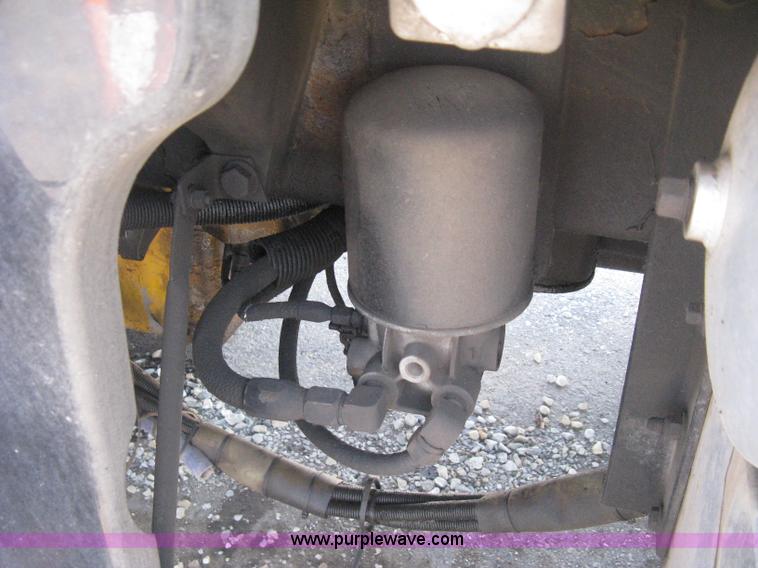 image for item H5425 1998 Peterbilt 379 semi truck