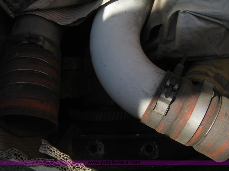 image for item H5425 1998 Peterbilt 379 semi truck