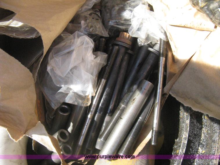 image for item H5425 1998 Peterbilt 379 semi truck