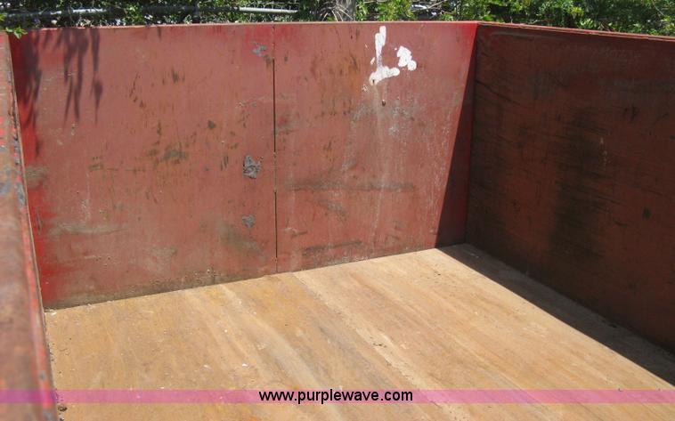 image for item H5427 2000 KL Metal Fab roll off dumpster