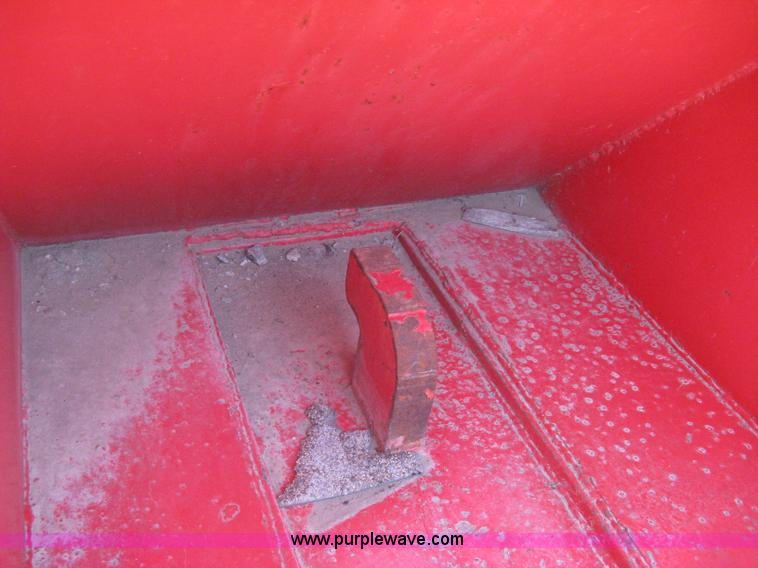 image for item H5427 2000 KL Metal Fab roll off dumpster