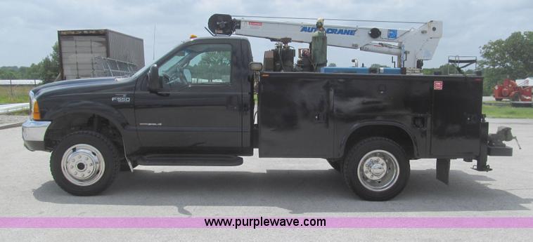 image for item H8968 2000 Ford F550 Super Duty XLT utility truck