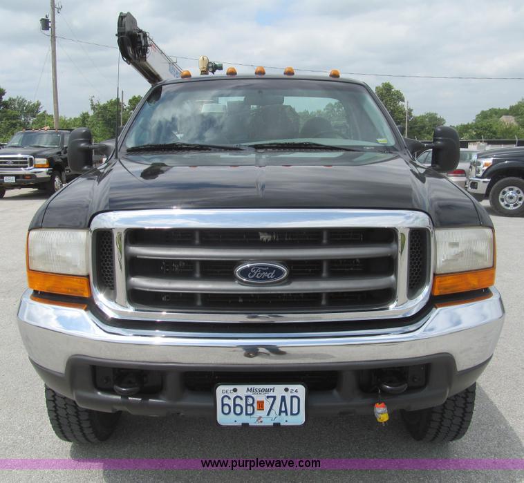 image for item H8968 2000 Ford F550 Super Duty XLT utility truck