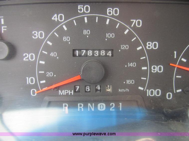 image for item H8968 2000 Ford F550 Super Duty XLT utility truck