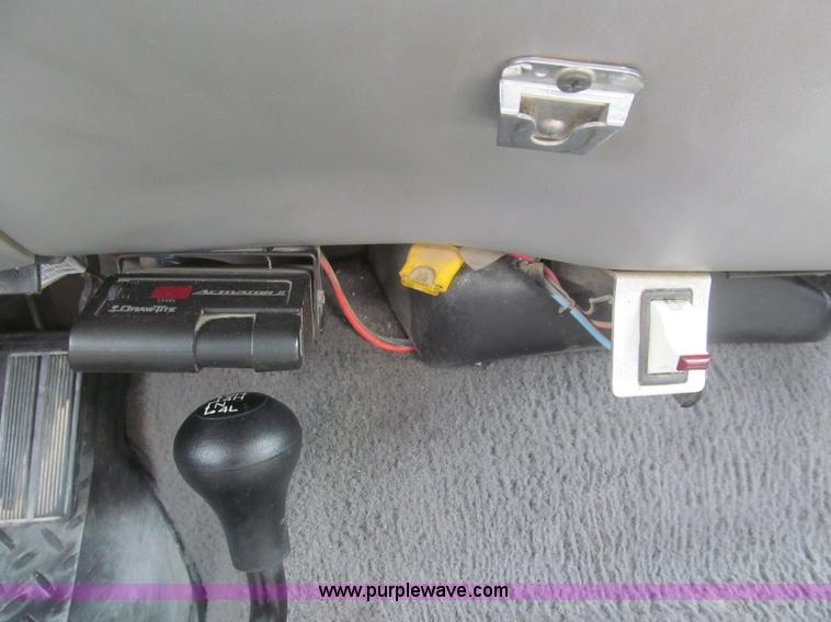 image for item H8968 2000 Ford F550 Super Duty XLT utility truck