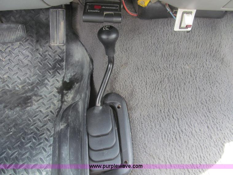 image for item H8968 2000 Ford F550 Super Duty XLT utility truck