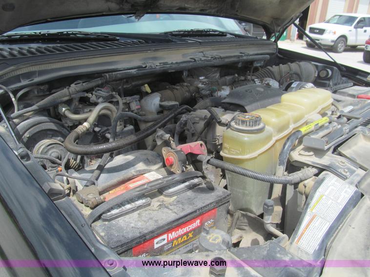 image for item H8968 2000 Ford F550 Super Duty XLT utility truck