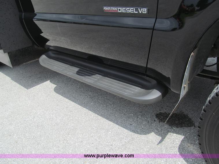 image for item H8968 2000 Ford F550 Super Duty XLT utility truck