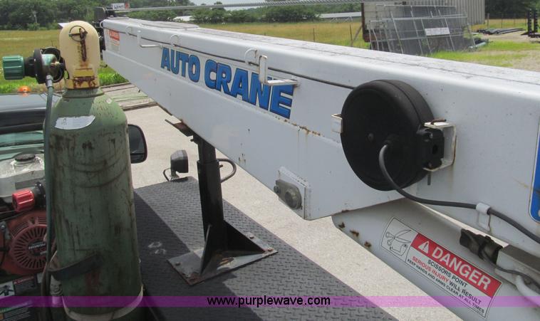 image for item H8968 2000 Ford F550 Super Duty XLT utility truck