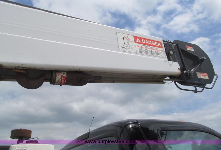 image for item H8968 2000 Ford F550 Super Duty XLT utility truck