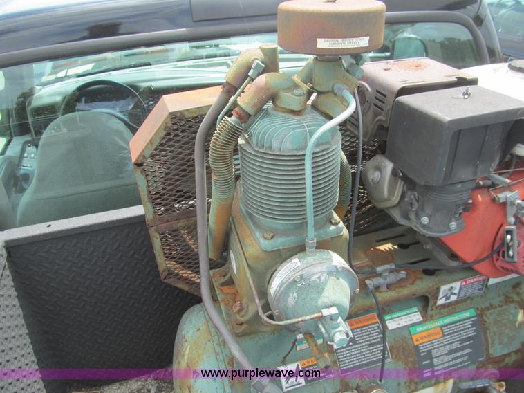 image for item H8968 2000 Ford F550 Super Duty XLT utility truck