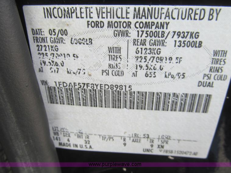 image for item H8968 2000 Ford F550 Super Duty XLT utility truck