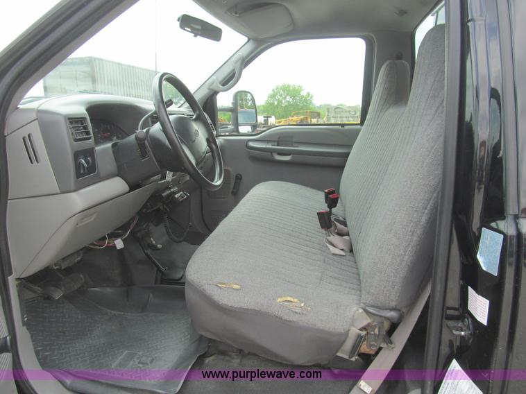 image for item H8969 2000 Ford F450 Super Duty XL flatbed truck