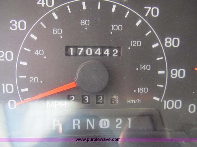 image for item H8969 2000 Ford F450 Super Duty XL flatbed truck