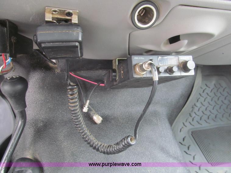 image for item H8969 2000 Ford F450 Super Duty XL flatbed truck