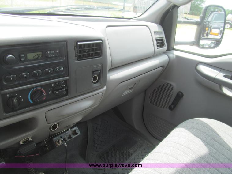 image for item H8969 2000 Ford F450 Super Duty XL flatbed truck