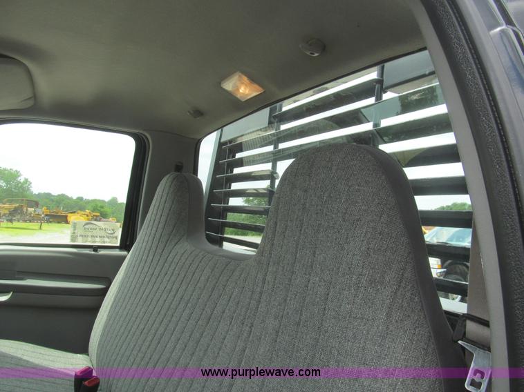 image for item H8969 2000 Ford F450 Super Duty XL flatbed truck