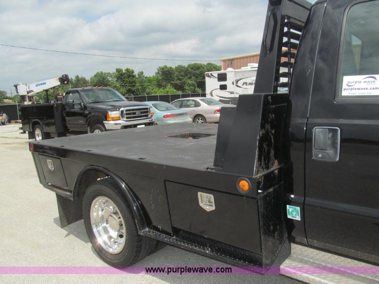 image for item H8969 2000 Ford F450 Super Duty XL flatbed truck